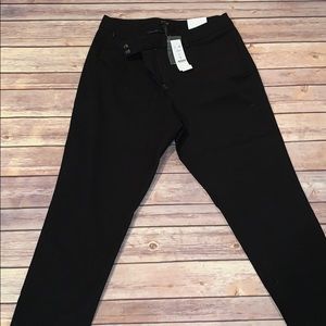 Woman’s White House black market pant